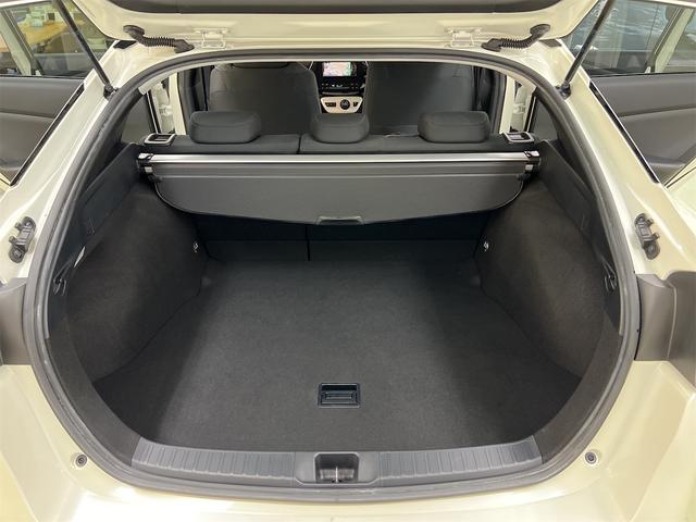 プリウス Ｓ　純正ＳＤナビ　ＣＤ　Ｂｌｕｅｔｏｏｔｈ　フルセグＴＶ　オールオートＰＷ　ビルトインＥＴＣ　純正トノカバー　ＬＥＤヘッドライト　ＬＥＤフォグランプ　ステアリングスイッチ　ＥＶモード　ＤＲＩＶＥモード（18枚目）