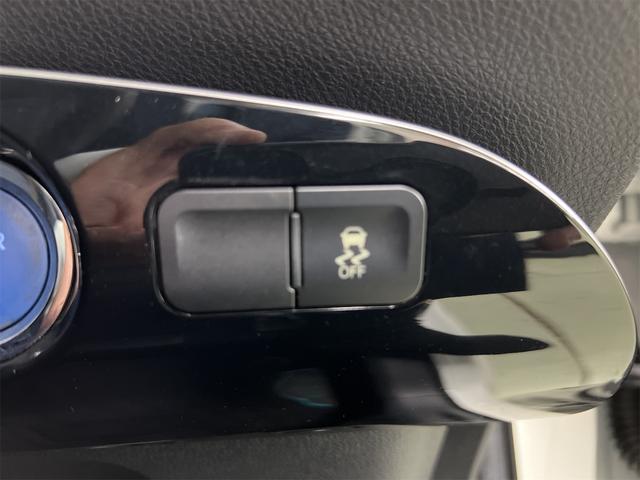 プリウス Ｓ　純正ＳＤナビ　ＣＤ　Ｂｌｕｅｔｏｏｔｈ　フルセグＴＶ　オールオートＰＷ　ビルトインＥＴＣ　純正トノカバー　ＬＥＤヘッドライト　ＬＥＤフォグランプ　ステアリングスイッチ　ＥＶモード　ＤＲＩＶＥモード（22枚目）