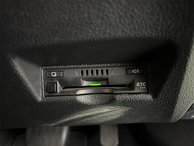 プリウス Ｓ　純正ＳＤナビ　ＣＤ　Ｂｌｕｅｔｏｏｔｈ　フルセグＴＶ　オールオートＰＷ　ビルトインＥＴＣ　純正トノカバー　ＬＥＤヘッドライト　ＬＥＤフォグランプ　ステアリングスイッチ　ＥＶモード　ＤＲＩＶＥモード（23枚目）