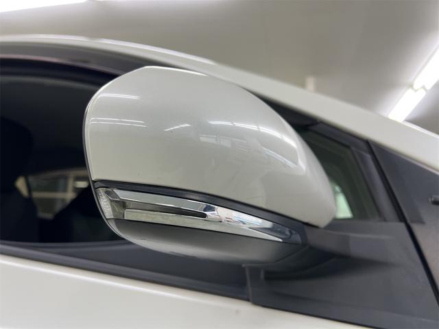 プリウス Ｓ　純正ＳＤナビ　ＣＤ　Ｂｌｕｅｔｏｏｔｈ　フルセグＴＶ　オールオートＰＷ　ビルトインＥＴＣ　純正トノカバー　ＬＥＤヘッドライト　ＬＥＤフォグランプ　ステアリングスイッチ　ＥＶモード　ＤＲＩＶＥモード（29枚目）