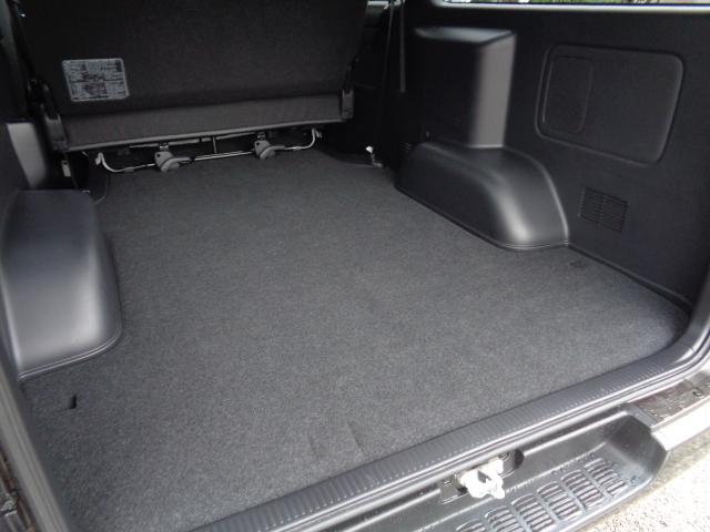 ハイエースバン スーパーGL 50TH アニバーサリーリミテッド 5型 6AT 4WD トヨタセーフティセンスP 両側パワスラ TRDスポイラーLED オートハイビーム ハーフレザーシート ナビ地デジBT バックカメラ レーンアシスト 禁煙車 寒冷地仕様 1オーナー(15枚目)