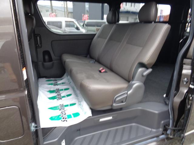 ハイエースバン スーパーGL 50TH アニバーサリーリミテッド 5型 6AT 4WD トヨタセーフティセンスP 両側パワスラ TRDスポイラーLED オートハイビーム ハーフレザーシート ナビ地デジBT バックカメラ レーンアシスト 禁煙車 寒冷地仕様 1オーナー(19枚目)