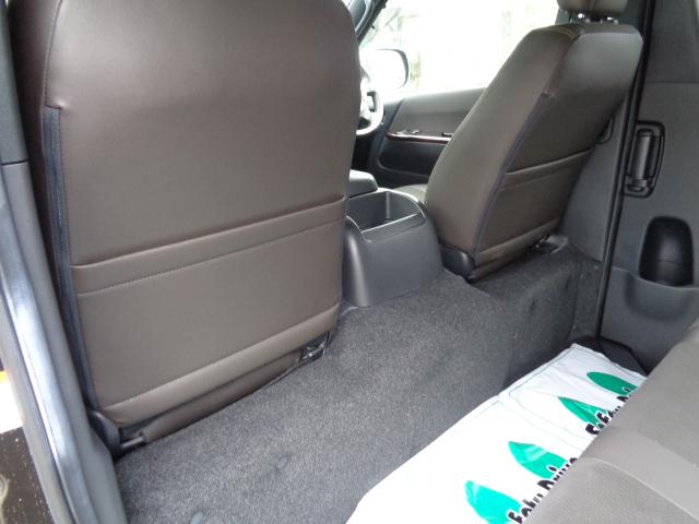 ハイエースバン スーパーGL 50TH アニバーサリーリミテッド 5型 6AT 4WD トヨタセーフティセンスP 両側パワスラ TRDスポイラーLED オートハイビーム ハーフレザーシート ナビ地デジBT バックカメラ レーンアシスト 禁煙車 寒冷地仕様 1オーナー(22枚目)