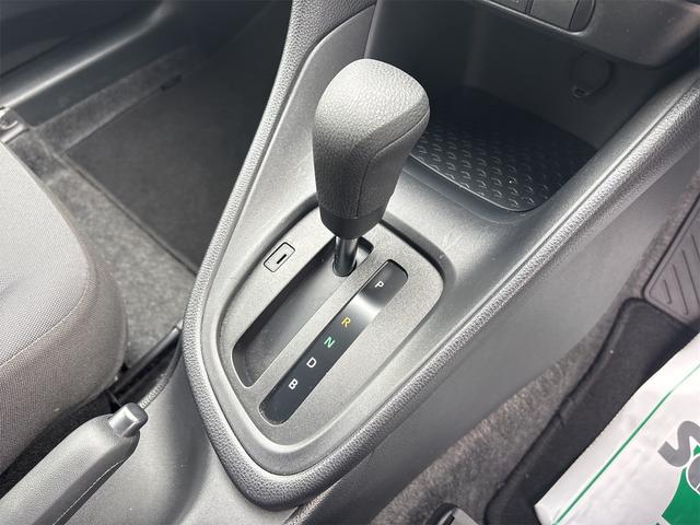 ヤリス ハイブリッドX 4WD ナビ Bluetooth USBポート バックカメラ ETC 衝突軽減ブレーキ 横滑り防止装置 レーダークルーズコントロール オートマチックハイビーム AC100V電源 スマートキー(11枚目)