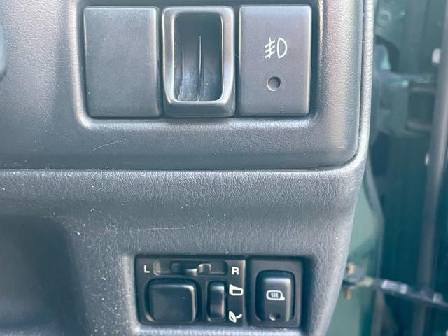ジムニー ランドベンチャー　５速マニュアル　レザーシート　キーレス　車検Ｒ８年１０月（12枚目）