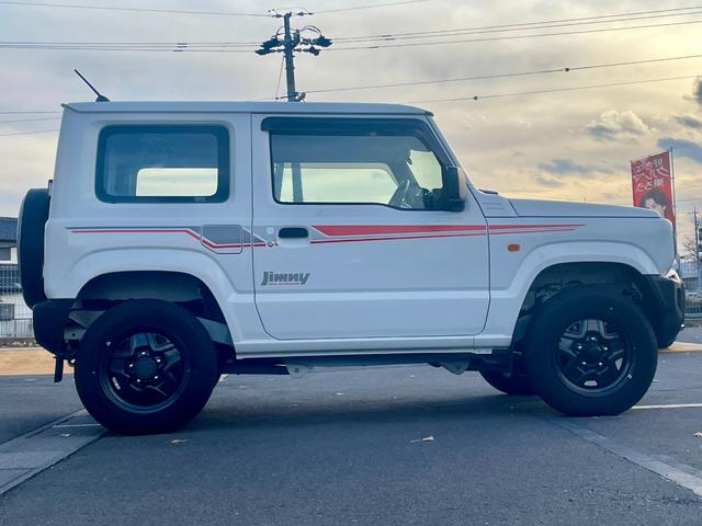 ジムニー ＸＧ　５速マニュアル　スズキセーフティサポート装着車　キーレス　走行１万キロ台　車検Ｒ８年１２月（4枚目）