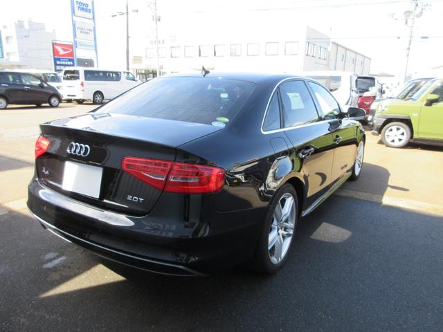 Ａ４ ２．０ＴＦＳＩ　Ｓラインパッケージ　車検整備付　地デジナビ　バックカメラ　スマートキー　プッシュスタート　運転席助手席パワーシート　電子パーキングブレーキ　純正１８インチアルミホイール　禁煙車（4枚目）