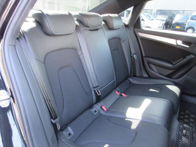 Ａ４ ２．０ＴＦＳＩ　Ｓラインパッケージ　車検整備付　地デジナビ　バックカメラ　スマートキー　プッシュスタート　運転席助手席パワーシート　電子パーキングブレーキ　純正１８インチアルミホイール　禁煙車（8枚目）