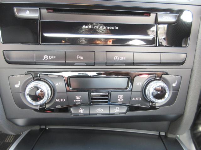 Ａ４ ２．０ＴＦＳＩ　Ｓラインパッケージ　車検整備付　地デジナビ　バックカメラ　スマートキー　プッシュスタート　運転席助手席パワーシート　電子パーキングブレーキ　純正１８インチアルミホイール　禁煙車（28枚目）