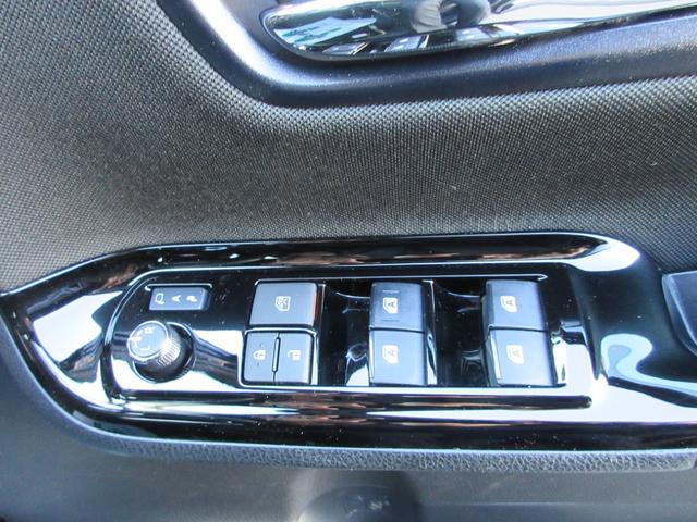 �I�[�g�i�[���h�A�~���[