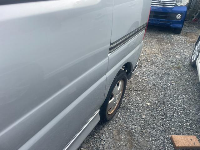 納車前に車内クリーニンを行っております!