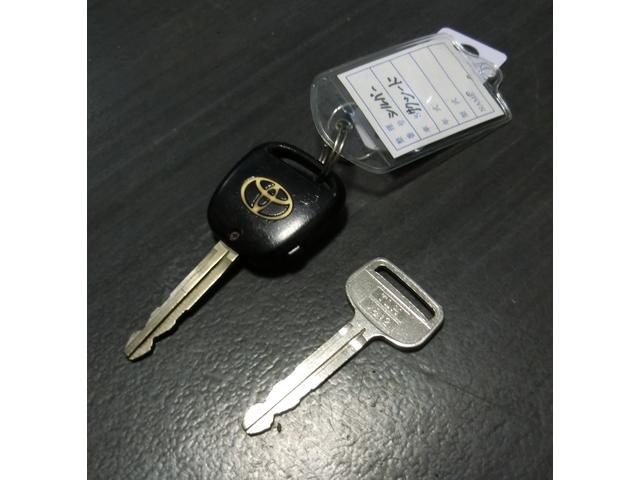 サクシードバン UL Xパッケージ 車検1年付き オールペングレー 1.5inchリフトアップ SDナビ フルセグ Bluetooth バックカメラ LEDヘッドライト キーレス ルーフキャリア ETC TOYOオープンカントリー(30枚目)