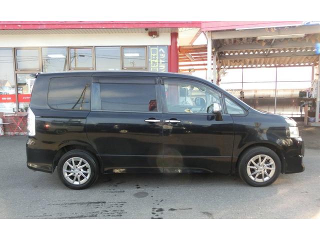 ヴォクシー ＺＳ　煌ＩＩ　車検Ｒ８年９月まで　ＨＤＤナビ　Ｂｌｕｅｔｏｏｔｈ　Ｂカメラ　ＥＴＣ　スマートキー×２　プッシュスタート　エンジンスターター　８名定員　両側パワスラ（5枚目）