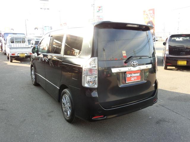 ヴォクシー ＺＳ　煌ＩＩ　車検Ｒ８年９月まで　ＨＤＤナビ　Ｂｌｕｅｔｏｏｔｈ　Ｂカメラ　ＥＴＣ　スマートキー×２　プッシュスタート　エンジンスターター　８名定員　両側パワスラ（8枚目）