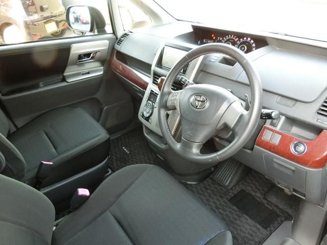 ヴォクシー ＺＳ　煌ＩＩ　車検Ｒ８年９月まで　ＨＤＤナビ　Ｂｌｕｅｔｏｏｔｈ　Ｂカメラ　ＥＴＣ　スマートキー×２　プッシュスタート　エンジンスターター　８名定員　両側パワスラ（13枚目）