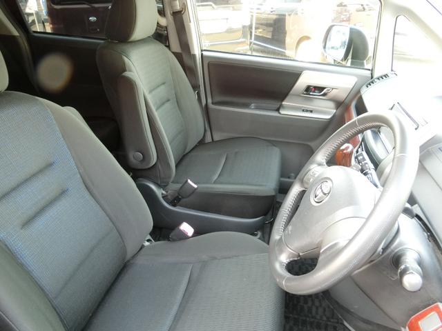 ヴォクシー ＺＳ　煌ＩＩ　車検Ｒ８年９月まで　ＨＤＤナビ　Ｂｌｕｅｔｏｏｔｈ　Ｂカメラ　ＥＴＣ　スマートキー×２　プッシュスタート　エンジンスターター　８名定員　両側パワスラ（14枚目）