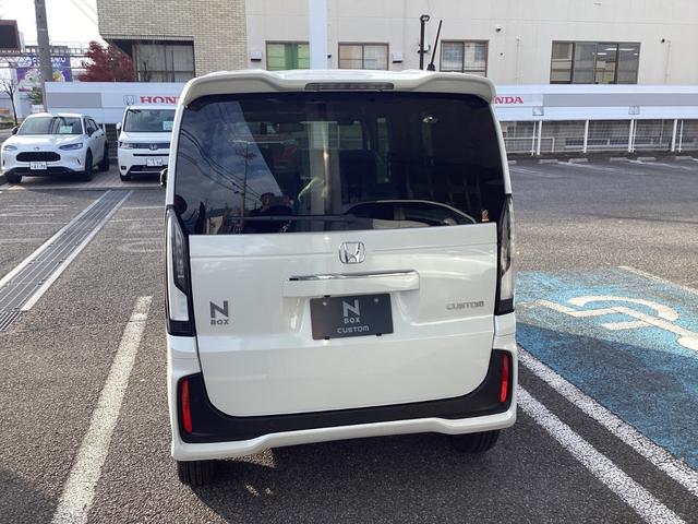 N-BOXカスタム ターボ 4WD 届け出済未使用車 純正ナビ ドラレコ前後 ETC(3枚目)