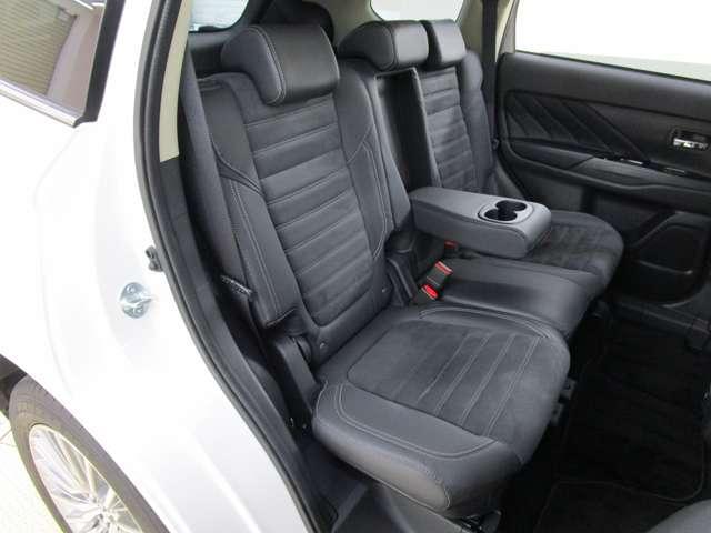 G 禁煙車 100V電源 衝突被害軽減ブレーキ 踏み間違い防止装置 7.7インチフルセグナビ サポカーS 全周囲カメラ 電動テールゲート フロントパワーシート フロントシートヒーター ステアリングヒーター(13枚目)