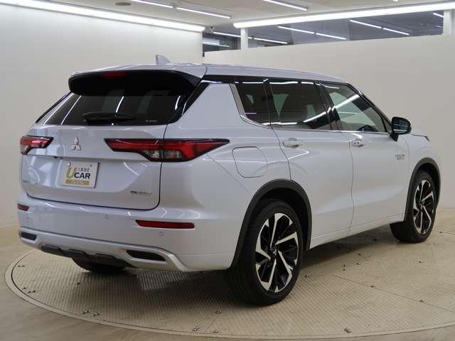 アウトランダーＰＨＥＶ Ｐ　禁煙　マイパイロット　サンルーフ　ＢＯＳＥ（8枚目）