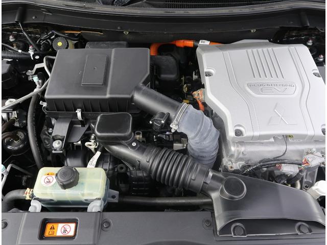 アウトランダーＰＨＥＶ Ｇリミテッドエディション　禁煙車　ワンオーナー　メモリーナビ　バックカメラ　クルーズコントロール　ハンドルヒーター　シートヒーター　ＥＴＣ　ＬＥＤヘッドライト　フォグランプ　ＡＣ１５００Ｗ電源　オートマチックハイビーム（17枚目）