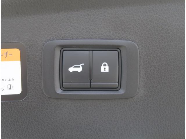 エクリプスクロスPHEV P 禁煙車 社有車UP 電動リヤゲート スマホ連携ナビ 全方位カメラ マイパイロット ステアリングリモコン ハンドルヒーター シートヒーター 運転席電動シート USBポート AC1500W ブラック内装(11枚目)