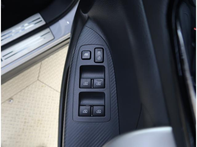 エクリプスクロスPHEV P 禁煙車 社有車UP 電動リヤゲート スマホ連携ナビ 全方位カメラ マイパイロット ステアリングリモコン ハンドルヒーター シートヒーター 運転席電動シート USBポート AC1500W ブラック内装(32枚目)