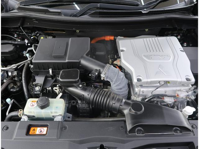 エンジンの状態も良好です。ご納車前にエンジンオイル・オイルエレメントの交換を行います。