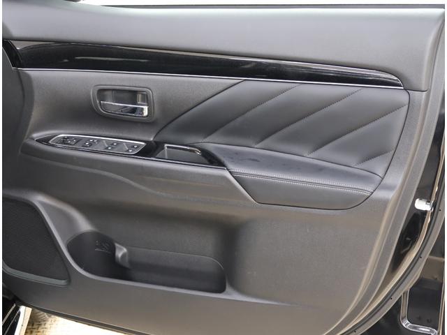 運転席側ドアの内側です