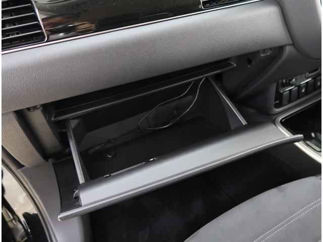 グローブボックス装備しております