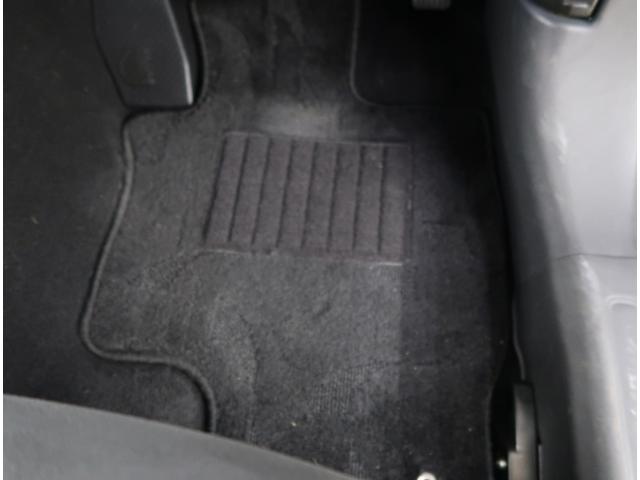 純正フロアマット装備