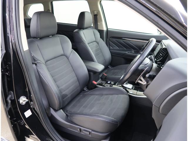 シートの厚みもあり、しっかりとした座り心地のフロントシート。目線も高く広い視界で安心・安全に運転する事が出来ます！