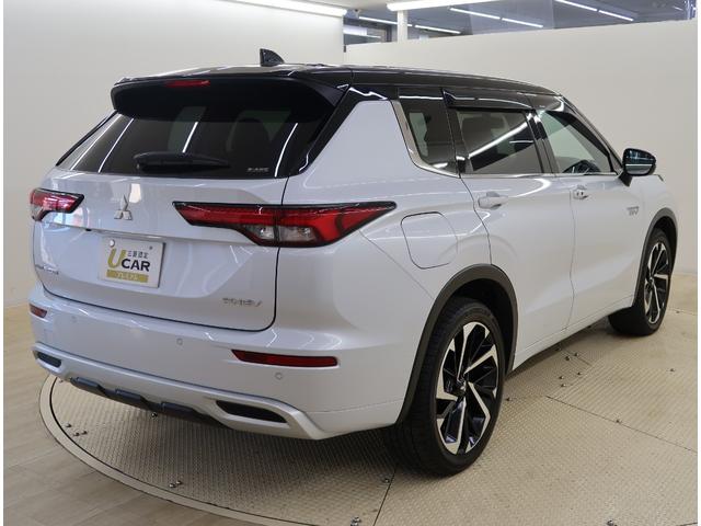 リヤワイパー・プライバシーガラス装備