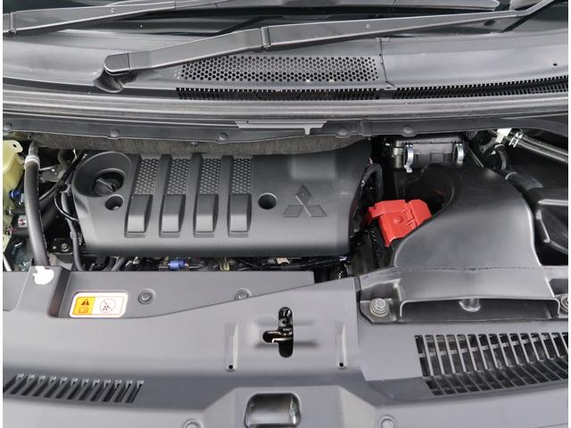 エンジンの状態も良好です。ご納車前にエンジンオイル・オイルエレメントの交換を行います。