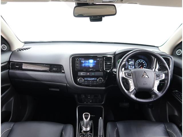 アウトランダーPHEV Gプレミアムパッケージ 禁煙車 ワンオーナー 電気温水式ヒーター メモリーナビ 電動リヤゲート クルーズコントロール 全方位カメラ ロックフォードスピーカー フロントドライブレコーダー ハンドルヒーター ETC USB(4枚目)