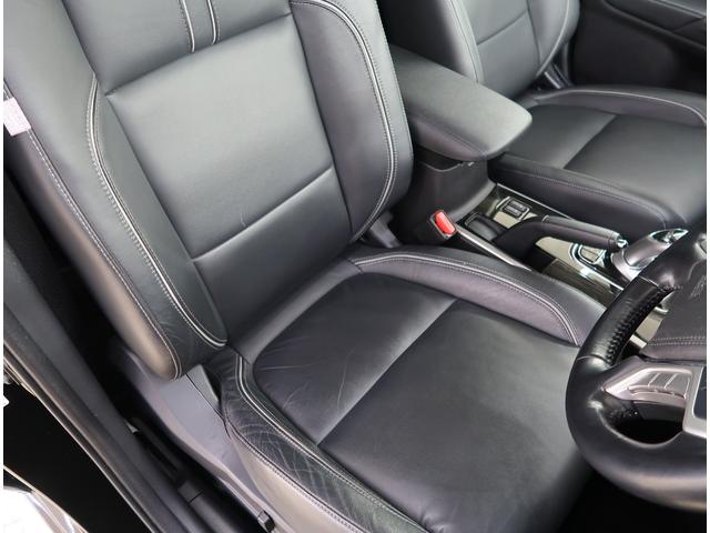 アウトランダーPHEV Gプレミアムパッケージ 禁煙車 ワンオーナー 電気温水式ヒーター メモリーナビ 電動リヤゲート クルーズコントロール 全方位カメラ ロックフォードスピーカー フロントドライブレコーダー ハンドルヒーター ETC USB(9枚目)