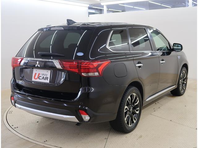 アウトランダーPHEV Gプレミアムパッケージ 禁煙車 ワンオーナー 電気温水式ヒーター メモリーナビ 電動リヤゲート クルーズコントロール 全方位カメラ ロックフォードスピーカー フロントドライブレコーダー ハンドルヒーター ETC USB(16枚目)