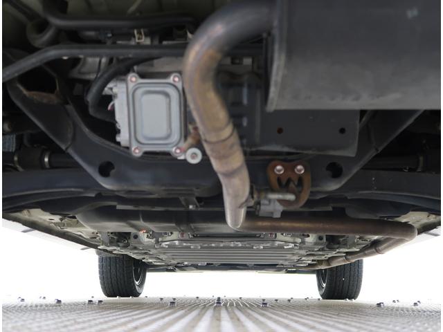 アウトランダーPHEV Gプレミアムパッケージ 禁煙車 ワンオーナー 電気温水式ヒーター メモリーナビ 電動リヤゲート クルーズコントロール 全方位カメラ ロックフォードスピーカー フロントドライブレコーダー ハンドルヒーター ETC USB(18枚目)