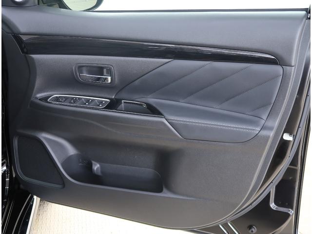 アウトランダーPHEV Gプレミアムパッケージ 禁煙車 ワンオーナー 電気温水式ヒーター メモリーナビ 電動リヤゲート クルーズコントロール 全方位カメラ ロックフォードスピーカー フロントドライブレコーダー ハンドルヒーター ETC USB(39枚目)