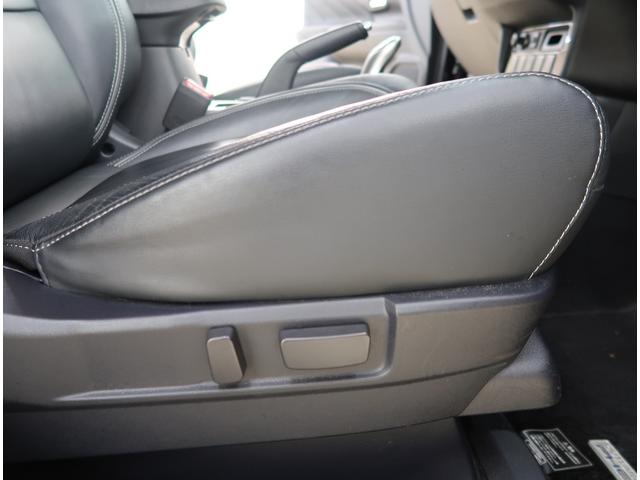 アウトランダーPHEV Gプレミアムパッケージ 禁煙車 ワンオーナー 電気温水式ヒーター メモリーナビ 電動リヤゲート クルーズコントロール 全方位カメラ ロックフォードスピーカー フロントドライブレコーダー ハンドルヒーター ETC USB(47枚目)