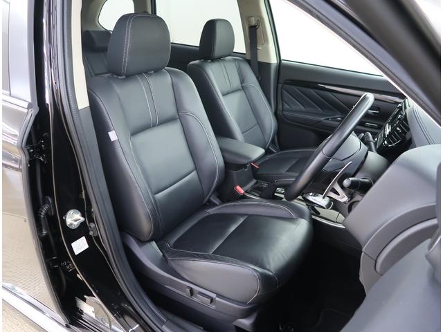 アウトランダーPHEV Gプレミアムパッケージ 禁煙車 ワンオーナー 電気温水式ヒーター メモリーナビ 電動リヤゲート クルーズコントロール 全方位カメラ ロックフォードスピーカー フロントドライブレコーダー ハンドルヒーター ETC USB(49枚目)