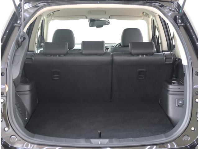 アウトランダーPHEV Gプレミアムパッケージ 禁煙車 ワンオーナー 電気温水式ヒーター メモリーナビ 電動リヤゲート クルーズコントロール 全方位カメラ ロックフォードスピーカー フロントドライブレコーダー ハンドルヒーター ETC USB(51枚目)