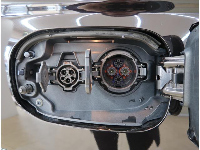 アウトランダーPHEV Gプレミアムパッケージ 禁煙車 ワンオーナー 電気温水式ヒーター メモリーナビ 電動リヤゲート クルーズコントロール 全方位カメラ ロックフォードスピーカー フロントドライブレコーダー ハンドルヒーター ETC USB(56枚目)