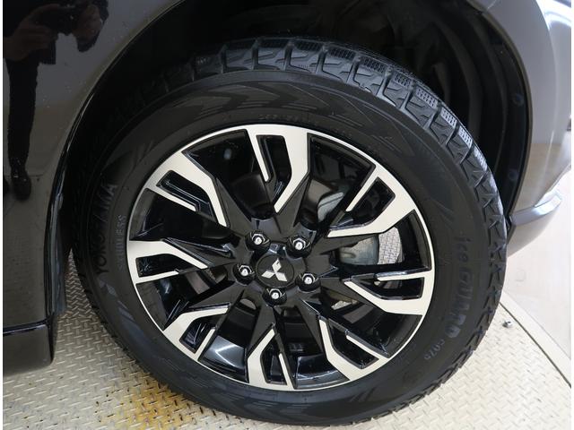 アウトランダーPHEV Gプレミアムパッケージ 禁煙車 ワンオーナー 電気温水式ヒーター メモリーナビ 電動リヤゲート クルーズコントロール 全方位カメラ ロックフォードスピーカー フロントドライブレコーダー ハンドルヒーター ETC USB(61枚目)