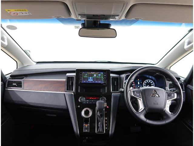 デリカD:5 G 禁煙車 ワンオーナー バックカメラ 4WD 8人乗り メモリーナビ ETC クルーズコントロール 両側電動スライドドア LEDヘッドライト フォグランプ 純正アルミホイール オートマチックハイビーム(4枚目)