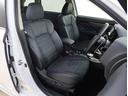 ゆったりとしたフロントシートです。内装色ブラック 運転席パワーシート