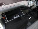 助手席周りは収納スペースが充実しています。