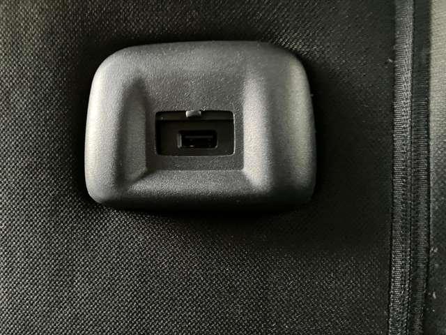 セレナ ２．０　ハイウェイスター　ナビ／ＥＴＣ／両側オートスライドドア／全周囲カ（7枚目）