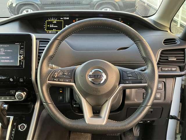 セレナ ２．０　ハイウェイスター　ナビ／ＥＴＣ／両側オートスライドドア／全周囲カ（9枚目）