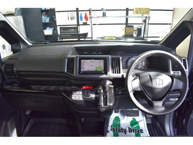 ステップワゴンスパーダ Ｚ　両側パワスラ／１０．２型リアモニター／コンフォートビューｐｋｇ／コーナリングライト／クリアテール／パドルシフト／フロントフォグ／ハーフシェイドフロントガラス／ＥＴＣ／バックカメラ／ＬＥＤルーム灯／禁煙（3枚目）