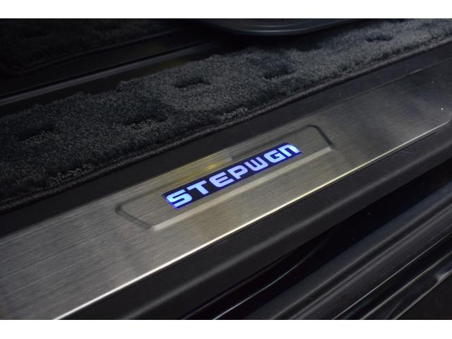 ステップワゴンスパーダ Ｚ　両側パワスラ／１０．２型リアモニター／コンフォートビューｐｋｇ／コーナリングライト／クリアテール／パドルシフト／フロントフォグ／ハーフシェイドフロントガラス／ＥＴＣ／バックカメラ／ＬＥＤルーム灯／禁煙（7枚目）